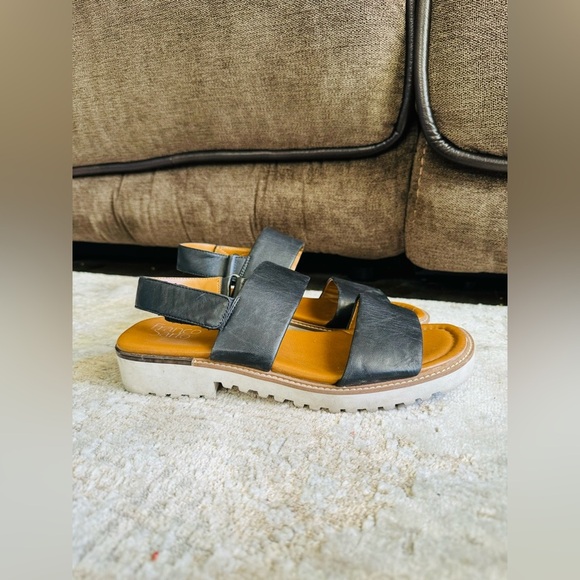 Franco Sarto leather sandals black brown womanâs size 9 - Picture 4 of 9